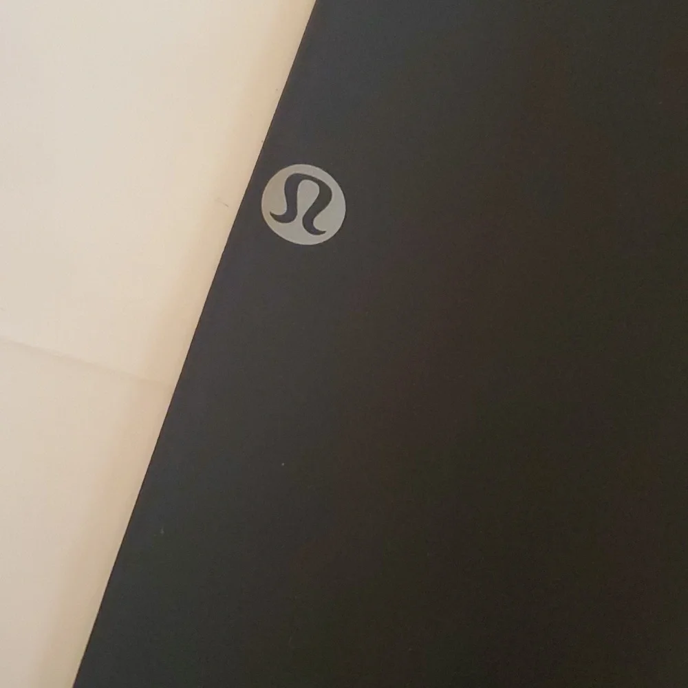 #1191 Lululemon leggings size 2 b591.